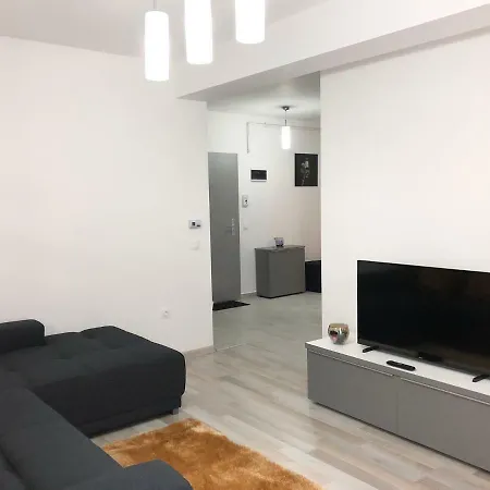 Апартаменти Iq Apart 4 - West